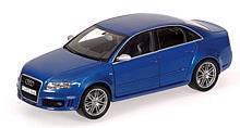 Audi RS4 von Minichamps